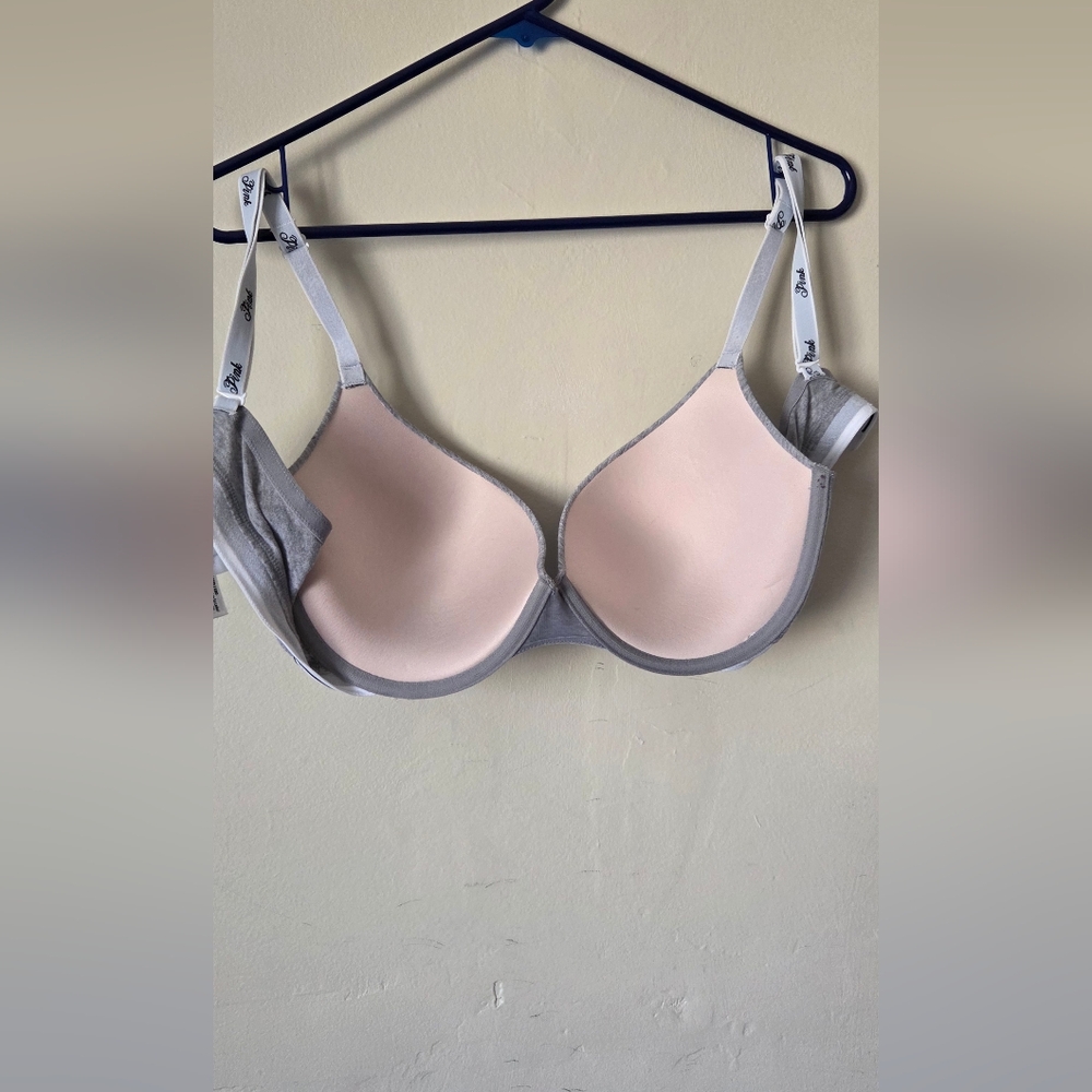 36DD VS Bra Bundle - Picture 9 of 9
